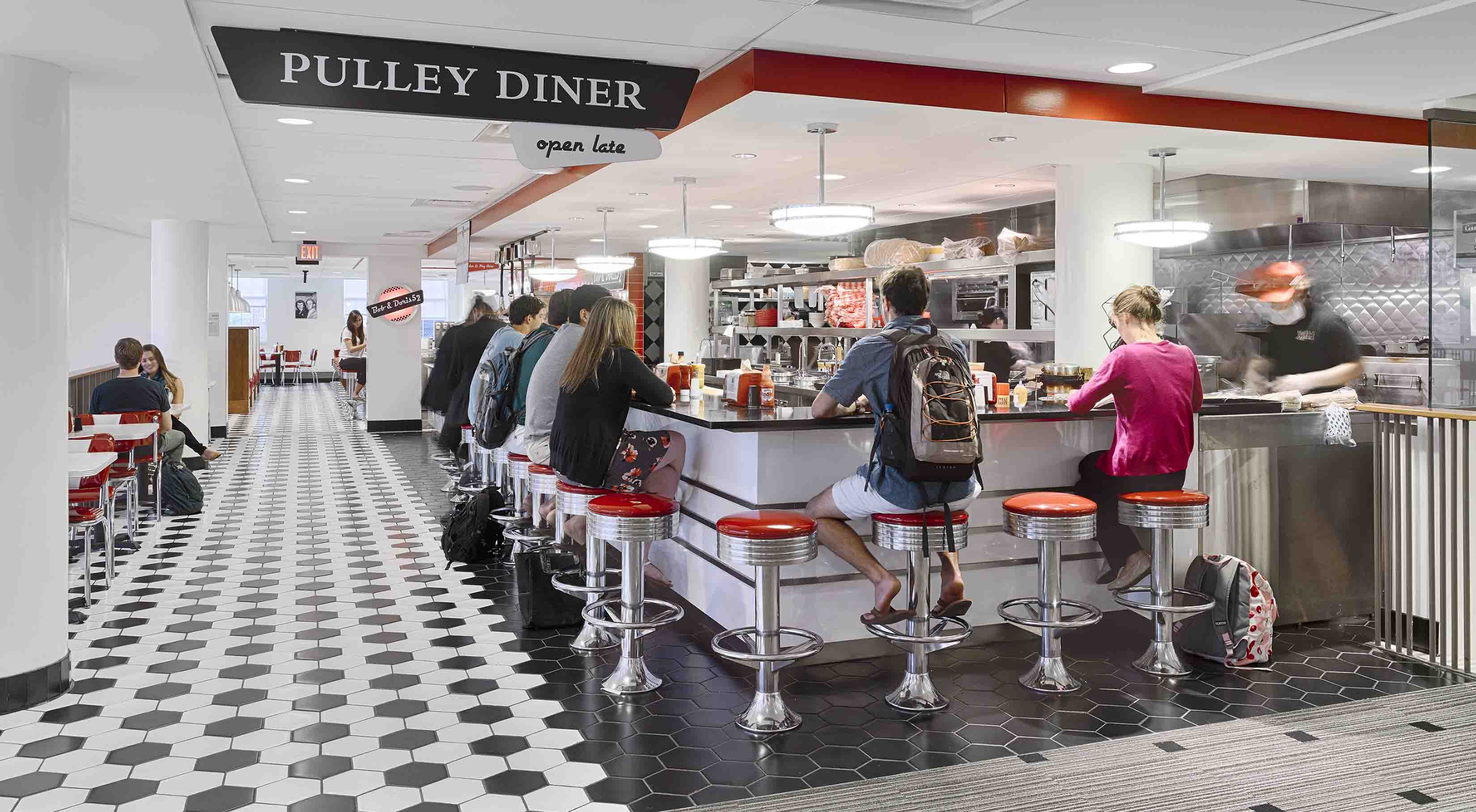 Students seated a Pulley Diner at the Armstrong Student Center