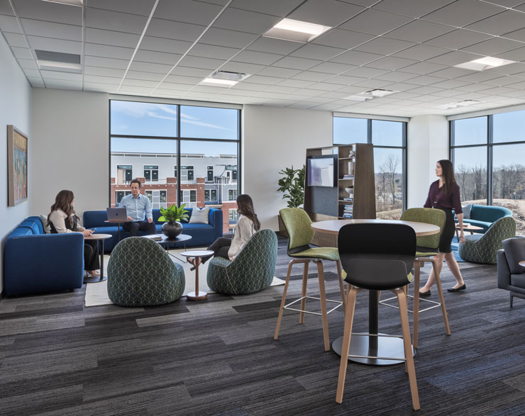 People working in Fifth Third Private Bank Montgomery Quarter