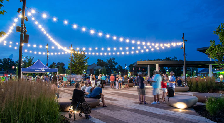 photo of the grove in the blue ash towne square in action