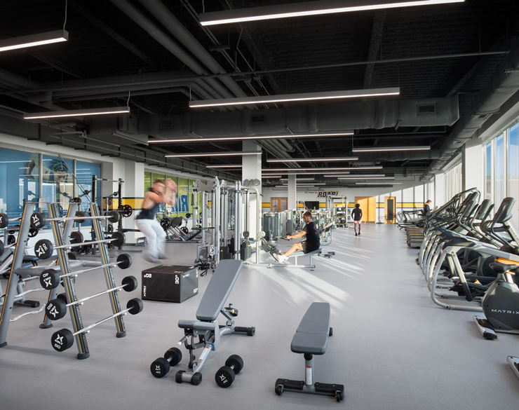 Students using weightroom