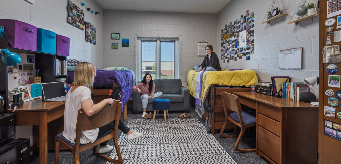 Students hanging out in a dorm at Cedarville University