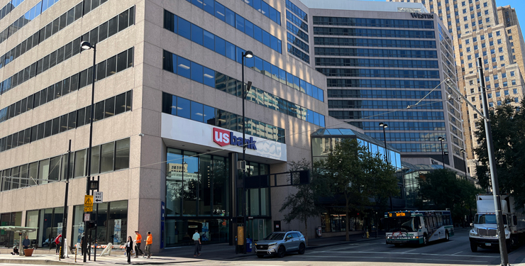 Outside of Cincinnati US Bank Tower