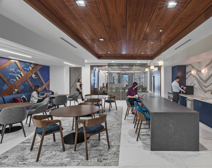 People working in Fifth Third Private Bank Montgomery Quarter