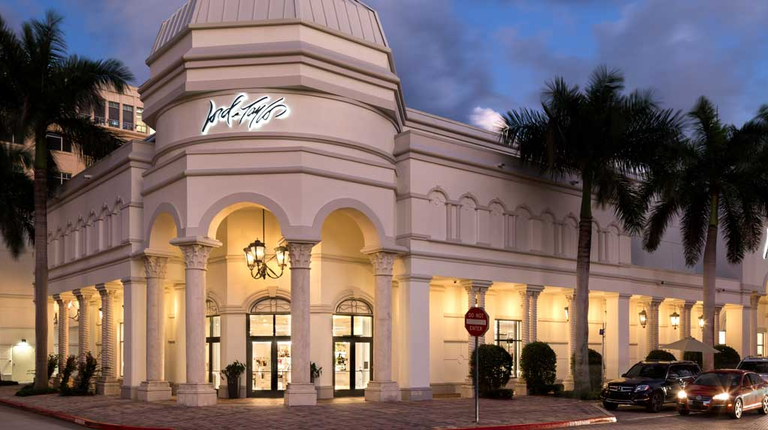 Lord and Taylor exterior